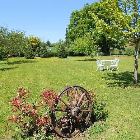 Au Coeur D'Origny Bed & Breakfast Couches Екстериор снимка