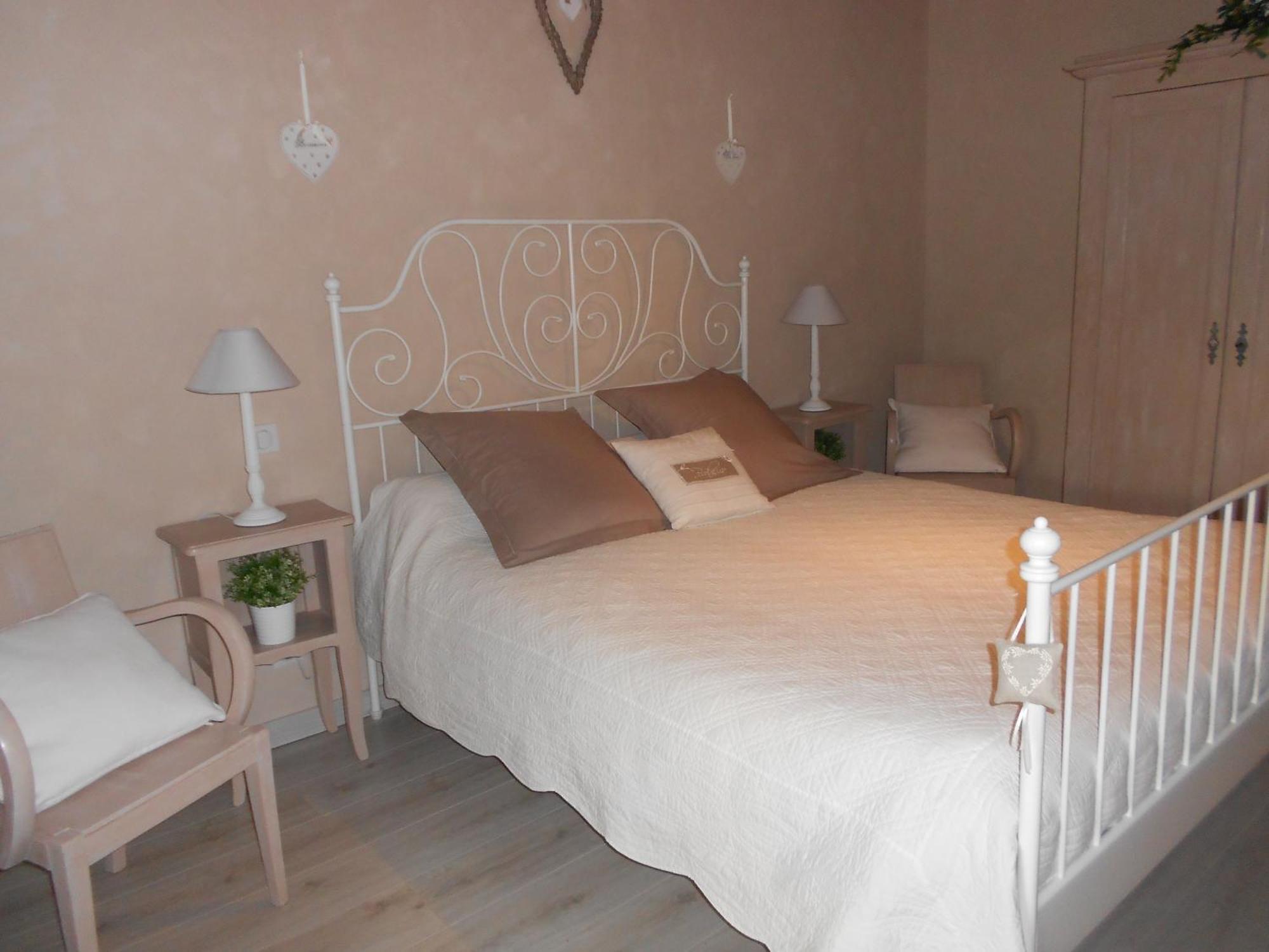 Au Coeur D'Origny Bed & Breakfast Couches Екстериор снимка